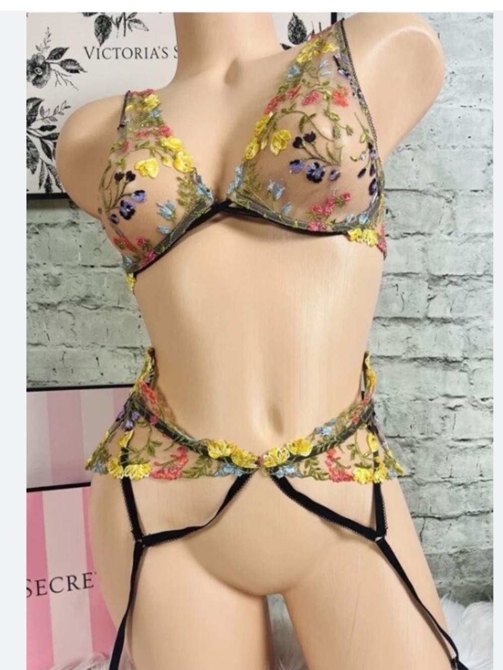 Sheer Floral Embroidered Lingerie Set - Yellow Multicolor Victorias Secret 3 pie